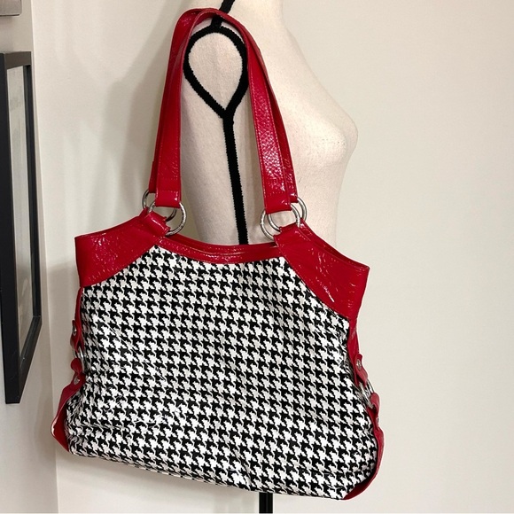 Vera Bradley “Frill” Red, Black Shiny Patent Finished Houndstooth Shoulder Bag - Picture 2 of 5